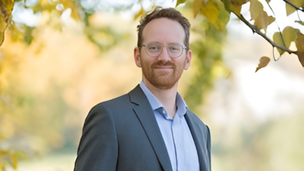 Headshot of Dr. Chris Buse